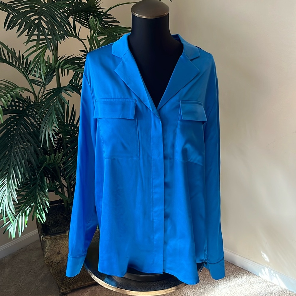 Soft shirt with adjustable sleeves